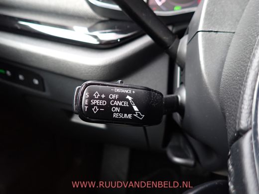 Skoda Octavia Combi 1.5 e-TSI / ACC / CARPLAY / KEYLESS / CAMERA / SFEERVERLICHTING ActivLease financial lease