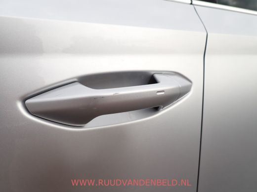 Skoda Octavia Combi 1.5 e-TSI / ACC / CARPLAY / KEYLESS / CAMERA / SFEERVERLICHTING ActivLease financial lease