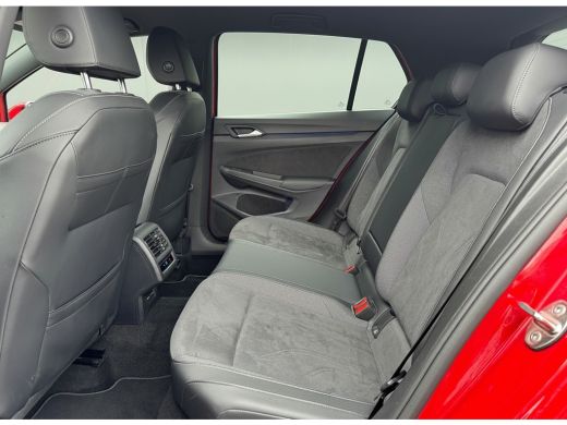 Volkswagen Golf 1.5 eHybrid 204PK PHEV 50 JAREN EDITIE CAMERA/ALCANTARA/TREKHAAK/HEAD-UP ActivLease financial lease