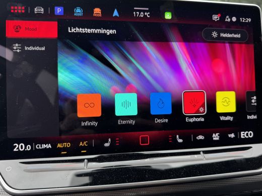 Volkswagen Golf 1.5 eHybrid 204PK PHEV 50 JAREN EDITIE CAMERA/ALCANTARA/TREKHAAK/HEAD-UP ActivLease financial lease