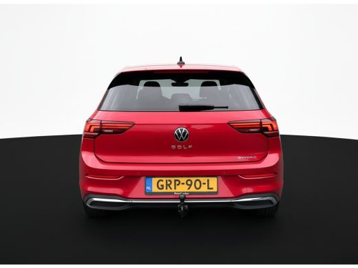 Volkswagen Golf 1.5 eHybrid 204PK PHEV 50 JAREN EDITIE CAMERA/ALCANTARA/TREKHAAK/HEAD-UP ActivLease financial lease
