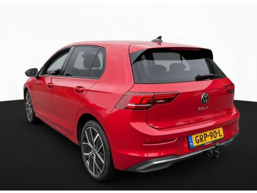 Volkswagen Golf 1.5 eHybrid 204PK PHEV 50 JAREN EDITIE CAMERA/ALCANTARA/TREKHAAK/HEAD-UP ActivLease financial lease