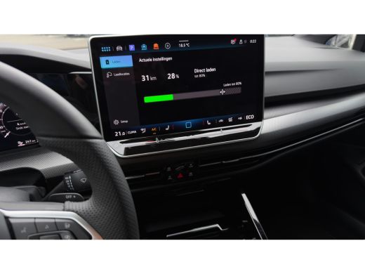 Volkswagen Golf 1.5 eHybrid 272pk GTE | Trekhaak | Achteruitrijcamera | Adaptive Cruise | Head-up | Carplay | 17" | ActivLease financial lease