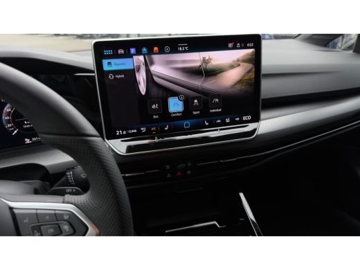 Volkswagen Golf 1.5 eHybrid 272pk GTE | Trekhaak | Achteruitrijcamera | Adaptive Cruise | Head-up | Carplay | 17" | ActivLease financial lease