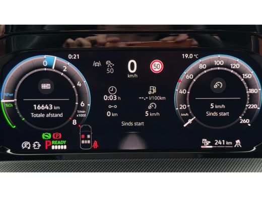 Volkswagen Golf 1.5 eHybrid 272pk GTE | Trekhaak | Achteruitrijcamera | Adaptive Cruise | Head-up | Carplay | 17" | ActivLease financial lease