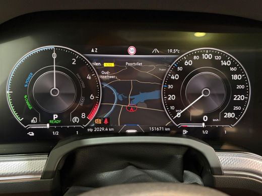 Volkswagen Touareg R 3.0 TSi eHybrid 462pk | Luchtvering | Pano | Trekhaak ActivLease financial lease