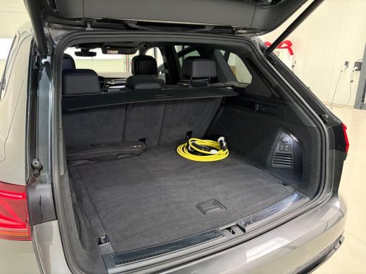 Volkswagen Touareg R 3.0 TSi eHybrid 462pk | Luchtvering | Pano | Trekhaak ActivLease financial lease