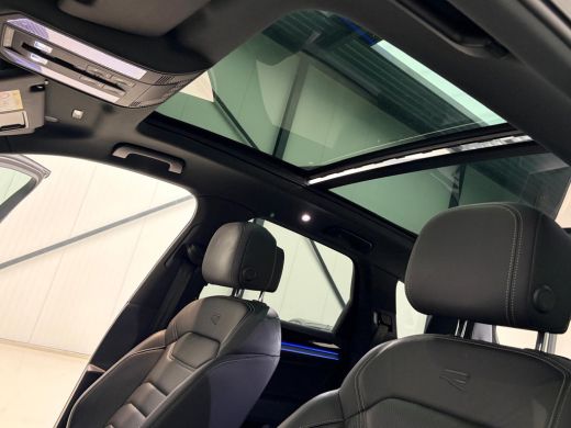 Volkswagen Touareg R 3.0 TSi eHybrid 462pk | Luchtvering | Pano | Trekhaak ActivLease financial lease