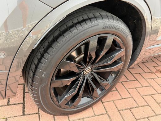 Volkswagen Touareg R 3.0 TSi eHybrid 462pk | Luchtvering | Pano | Trekhaak ActivLease financial lease
