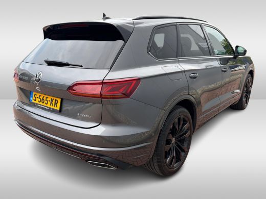 Volkswagen Touareg R 3.0 TSi eHybrid 462pk | Luchtvering | Pano | Trekhaak ActivLease financial lease