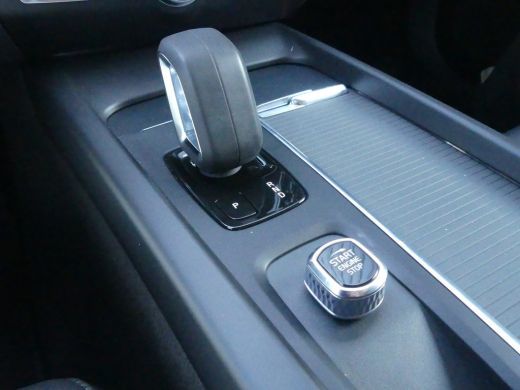 Volvo  V60 2.0 B3 Momentum Advantage | Achteruitrijcamera | Apple Carplay/Android Auto|telefoonintegratie pr... ActivLease financial lease