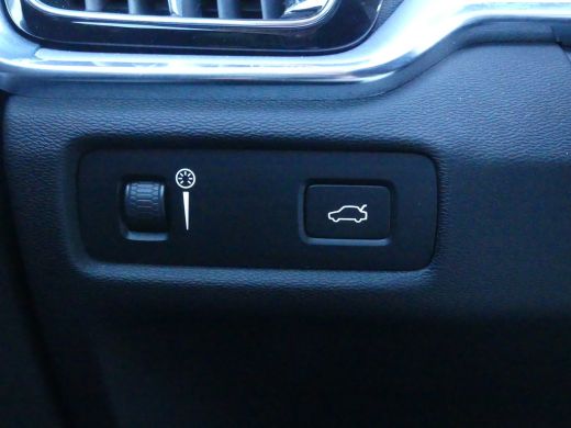 Volvo  V60 2.0 B3 Momentum Advantage | Achteruitrijcamera | Apple Carplay/Android Auto|telefoonintegratie pr... ActivLease financial lease