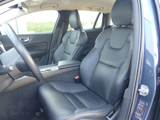 Volvo  V60 2.0 B3 Momentum Advantage | Achteruitrijcamera | Apple Carplay/Android Auto|telefoonintegratie pr... ActivLease financial lease