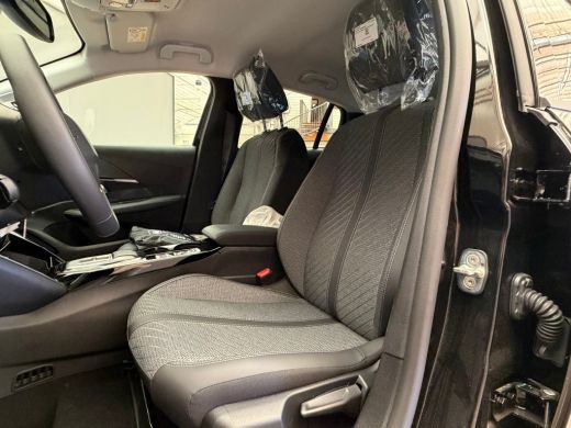 Peugeot 208 Allure | Elektrische parkeerrem | Extra getinte achterste zijruiten en achterruit | Extra getinte... ActivLease financial lease
