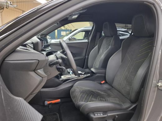 Peugeot e-2008 EV GT Avantage 54 kWh | Fase 3 laden | SOH 98% | Massage | Luxe stoelen | Warmtepomp | Navigatie ... ActivLease financial lease