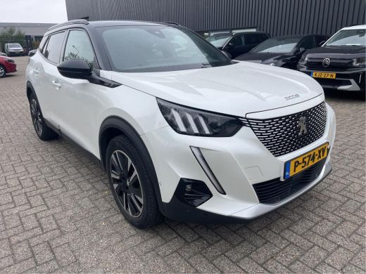 Peugeot e-2008 EV GT Pack 50 kWh | Fase 3 laden | SOH 92% | Navigatie | Camera | 18 Inch lichtmetaal | Alcantara... ActivLease financial lease