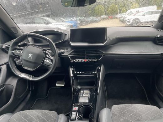 Peugeot e-2008 EV GT Pack 50 kWh | Fase 3 laden | SOH 92% | Navigatie | Camera | 18 Inch lichtmetaal | Alcantara... ActivLease financial lease