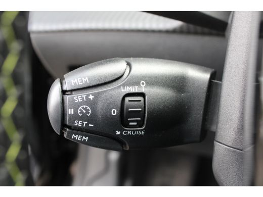Peugeot e-208 EV GT 350 50 kWh | Fase 3 laden | Navigatie | Camera | Full LED | NL auto | Apple carplay | 78.00... ActivLease financial lease