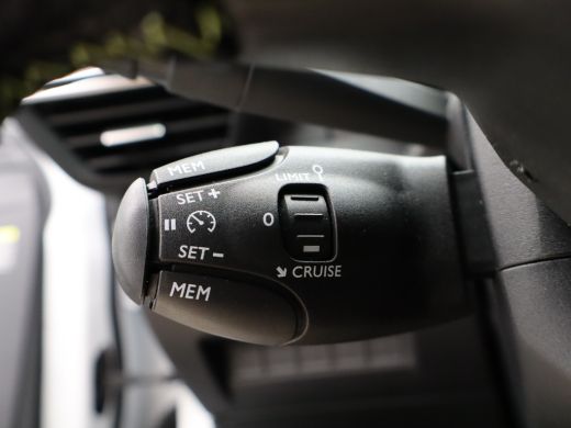 Peugeot e-208 EV GT 51 kWh 96% SOH | Warmtepomp | Cruise Control | Camera | Navigatie | Apple Caprlay/Android A... ActivLease financial lease