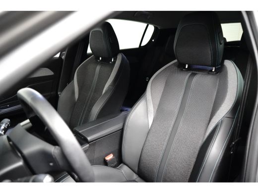 Peugeot e-308 Allure EV 54 kWh 412KM Range Binnenkort Beschikbaar | Extra getint glas | Keyless entry | Lichtme... ActivLease financial lease