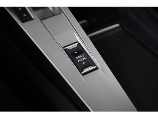 Peugeot e-308 Allure EV 54 kWh 412KM Range Binnenkort Beschikbaar | Extra getint glas | Keyless entry | Lichtme... ActivLease financial lease