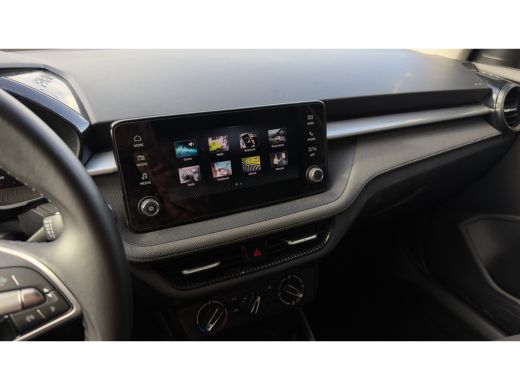 Skoda Fabia 95pk 1.0 TSI Selection | Parkeersensoren Achter | Carplay | Keyless Start | 15" | ActivLease financial lease
