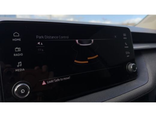 Skoda Fabia 95pk 1.0 TSI Selection | Parkeersensoren Achter | Carplay | Keyless Start | 15" | ActivLease financial lease