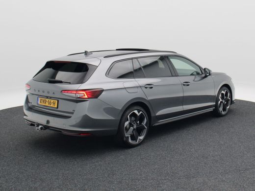 Skoda Superb Combi 1.5 TSi 204 Pk PHEV Sportline Business | Trekhaak | Carplay | Canton Audio | Head-up Displa... ActivLease financial lease