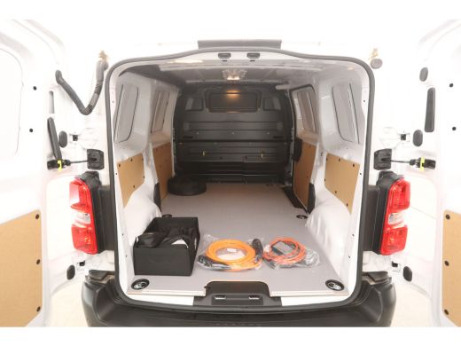 Toyota ProAce 75 kWh L2H1 Long Range | NIEUW | Snelladen | SOH 97% | Virtual | Airco | Camera | Cruise | 3 Zits... ActivLease financial lease
