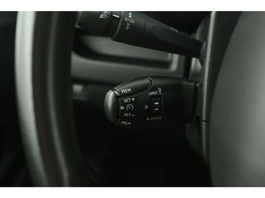 Toyota ProAce 75 kWh L2H1 Long Range | Snelladen | SOH 99% | Airco | Cruise | 3 Zits | Carplay | Parkeersens. ActivLease financial lease