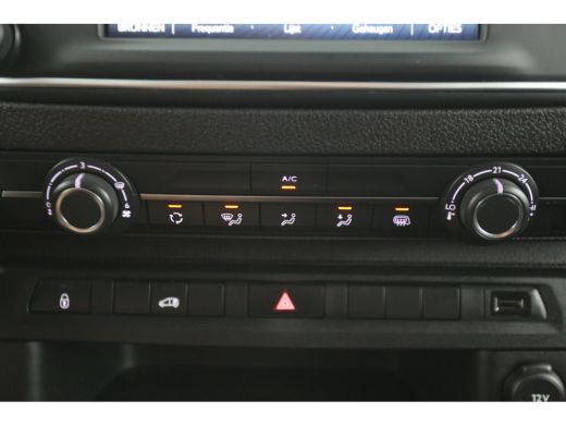 Toyota ProAce 75 kWh L2H1 Long Range | Snelladen | SOH 99% | Airco | Cruise | 3 Zits | Carplay | Parkeersens. ActivLease financial lease