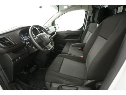 Toyota ProAce 75 kWh L2H1 Long Range | Snelladen | SOH 99% | Airco | Cruise | 3 Zits | Carplay | Parkeersens. ActivLease financial lease