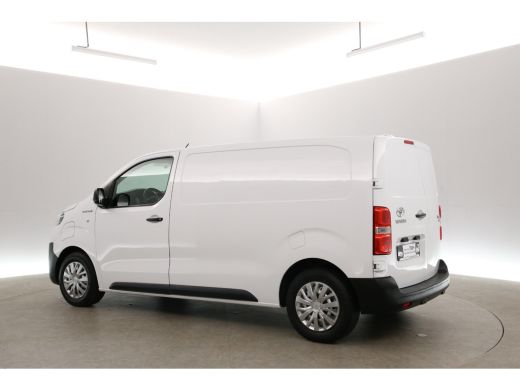 Toyota ProAce 75 kWh L2H1 Long Range | Snelladen | SOH 99% | Airco | Cruise | 3 Zits | Carplay | Parkeersens. ActivLease financial lease