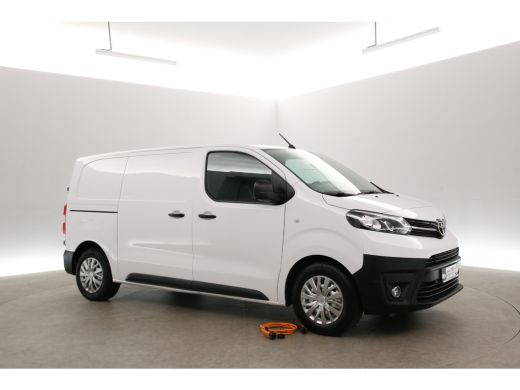 Toyota ProAce 75 kWh L2H1 Long Range | Snelladen | SOH 99% | Airco | Cruise | 3 Zits | Carplay | Parkeersens. ActivLease financial lease