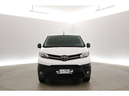 Toyota ProAce 75 kWh L2H1 Long Range | Snelladen | SOH 99% | Airco | Cruise | 3 Zits | Carplay | Parkeersens. ActivLease financial lease