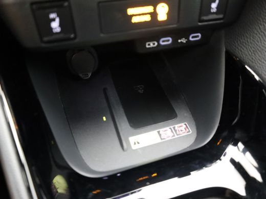 Toyota Yaris 1.5 Hybrid 130 Executive | BSM | Parkeersensoren V&A | Stoel & Stuur verw. | Prijs Rijklaar!! ActivLease financial lease