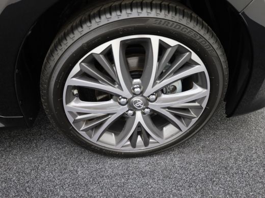 Toyota Yaris 1.5 Hybrid 130 Executive | BSM | Parkeersensoren V&A | Stoel & Stuur verw. | Prijs Rijklaar!! ActivLease financial lease