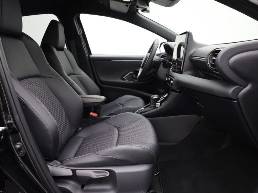 Toyota Yaris 1.5 Hybrid 130 Executive | BSM | Parkeersensoren V&A | Stoel & Stuur verw. | Prijs Rijklaar!! ActivLease financial lease