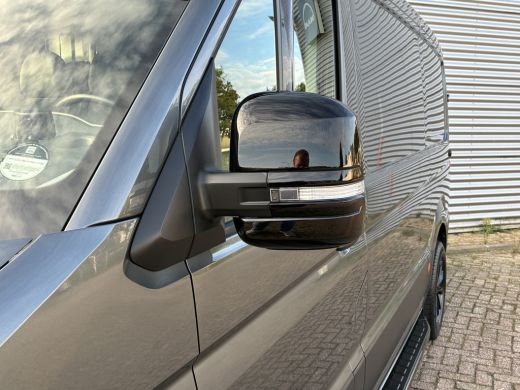 Volkswagen Crafter 177PK L3H2 &bull; Indium Grey &bull; Black Styling Package &bull; FULL OPTION ActivLease financial lease