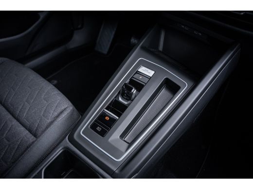 Volkswagen Golf Life Edition eHybrid | 'App-Connect' draadloze smartphone integratie | Achteruitrijcamera (Rear V... ActivLease financial lease