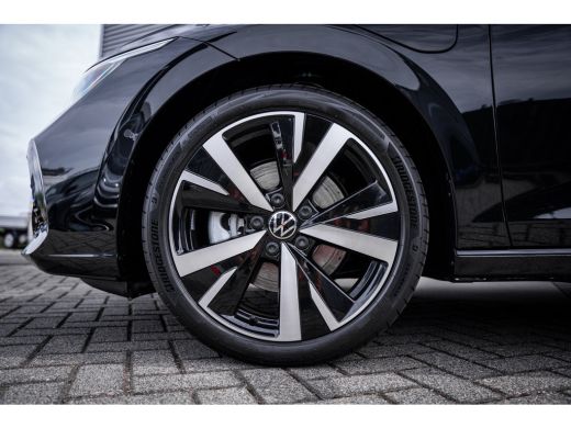 Volkswagen Golf Life Edition eHybrid | 'App-Connect' draadloze smartphone integratie | Achteruitrijcamera (Rear V... ActivLease financial lease