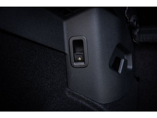 Volkswagen Golf Life Edition eHybrid | 'App-Connect' draadloze smartphone integratie | Achteruitrijcamera (Rear V... ActivLease financial lease