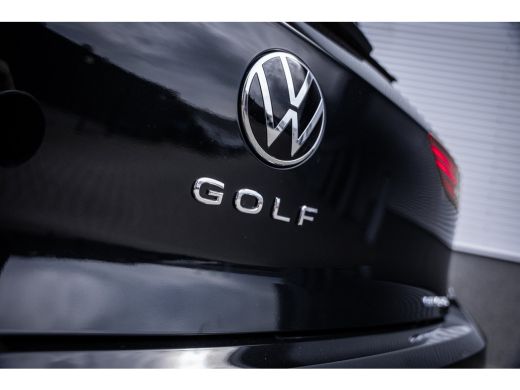 Volkswagen Golf Life Edition eHybrid | 'App-Connect' draadloze smartphone integratie | Achteruitrijcamera (Rear V... ActivLease financial lease