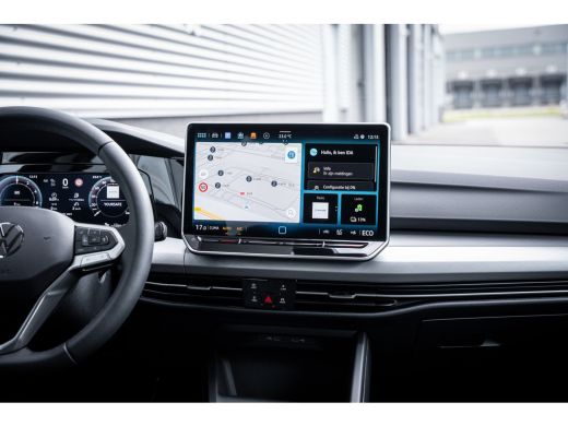 Volkswagen Golf Life Edition eHybrid | 'App-Connect' draadloze smartphone integratie | Achteruitrijcamera (Rear V... ActivLease financial lease