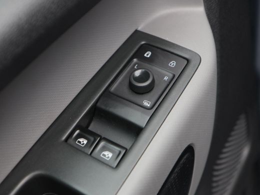 Volkswagen ID. Buzz Pro 86 kWh 286 Pk LWB 7 Persoons | Cruise Control | CarPlay | Climatronic | Navigatie | 19 Inch |... ActivLease financial lease