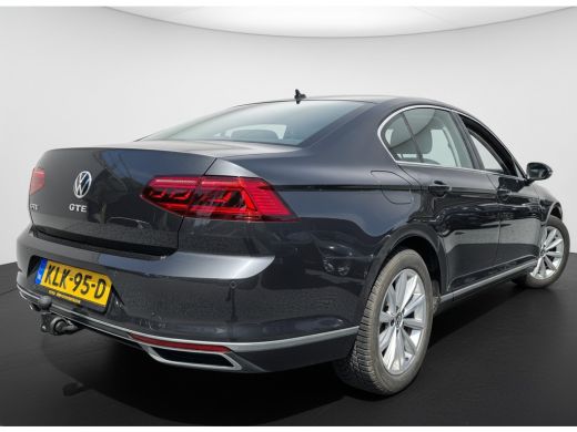 Volkswagen Passat GTE 218PK DSG HYBRID BUSINESS SPORT IQ-LED/NAVI/CAMERA/TREKHAAK ActivLease financial lease