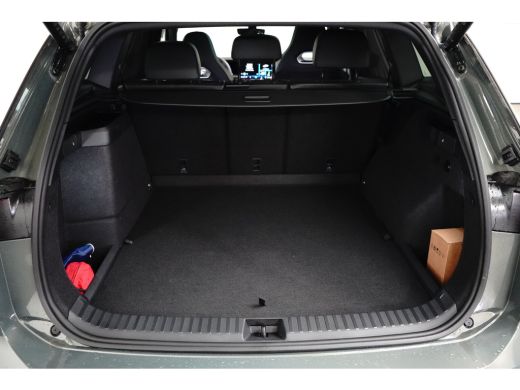 Volkswagen Tayron 1.5 TSI eHybrid R-Line 272PK | Pano Dak | IQ Light l Camera |  Cruise cont adapt | App connect | ... ActivLease financial lease