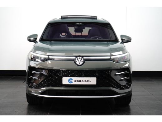 Volkswagen Tayron 1.5 TSI eHybrid R-Line 272PK | Pano Dak | IQ Light l Camera |  Cruise cont adapt | App connect | ... ActivLease financial lease