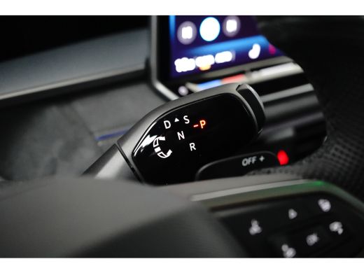 Volkswagen Tayron 1.5 TSI eHybrid R-Line 272PK | Pano Dak | IQ Light l Camera |  Cruise cont adapt | App connect | ... ActivLease financial lease