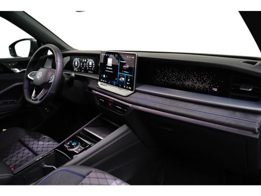 Volkswagen Tayron 1.5 TSI eHybrid R-Line 272PK | Pano Dak | IQ Light l Camera |  Cruise cont adapt | App connect | ... ActivLease financial lease